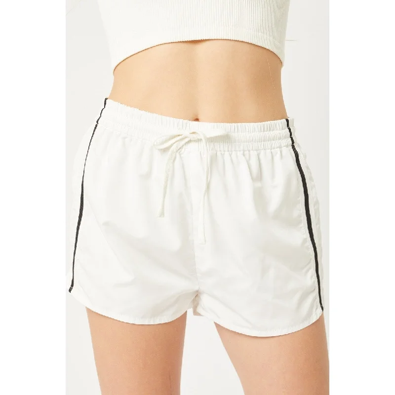 White Polyester a Pair of Windbreaker Short