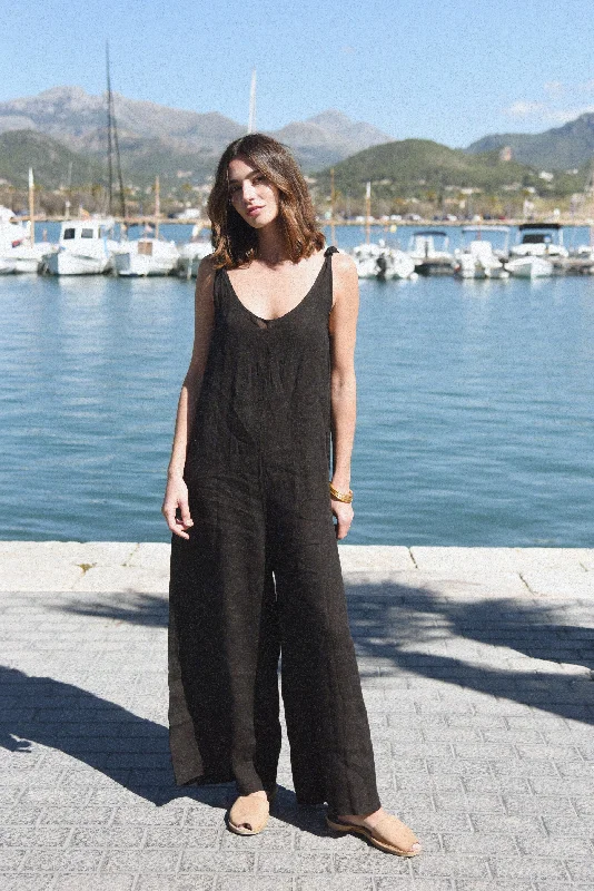 The Linen Jumpsuit // Noir